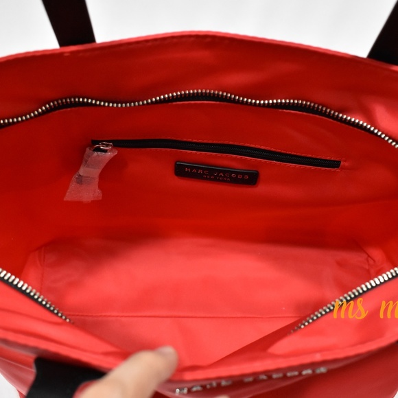 NWT Marc Jacobs LARGE POPPY RED Nylon tote - Picture 5 of 5